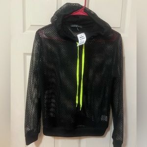 Hooded Net over top with drawstring